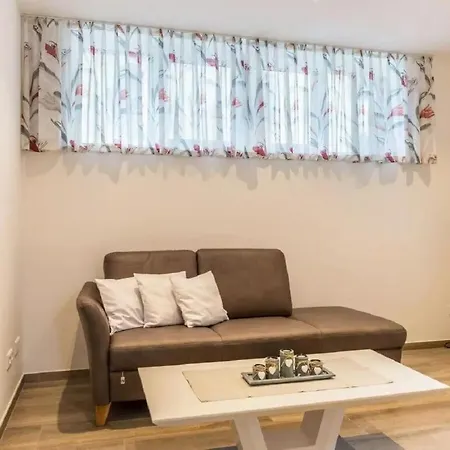 Amber Modern Retreat *