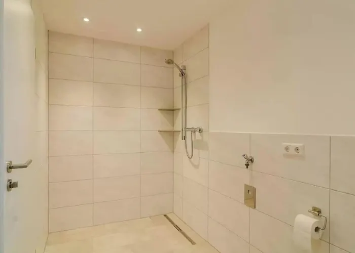 Amber Modern Retreat